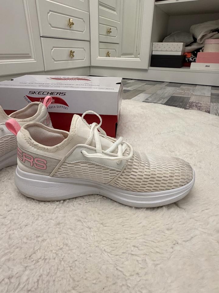 Кроссовки Skechers