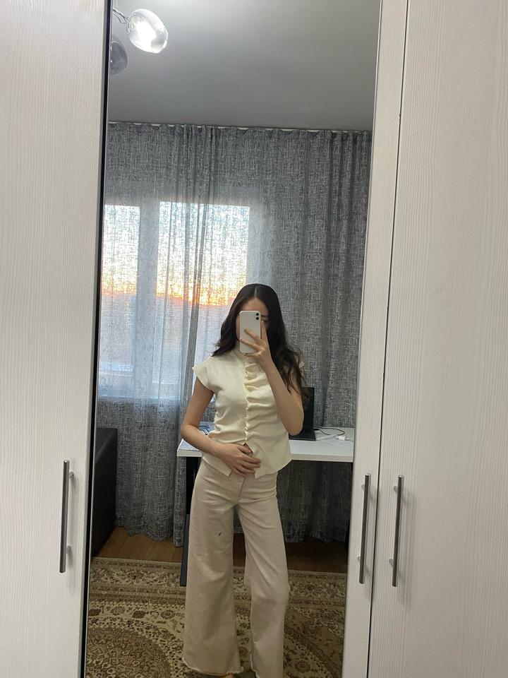 Zara Светлые джинсы
