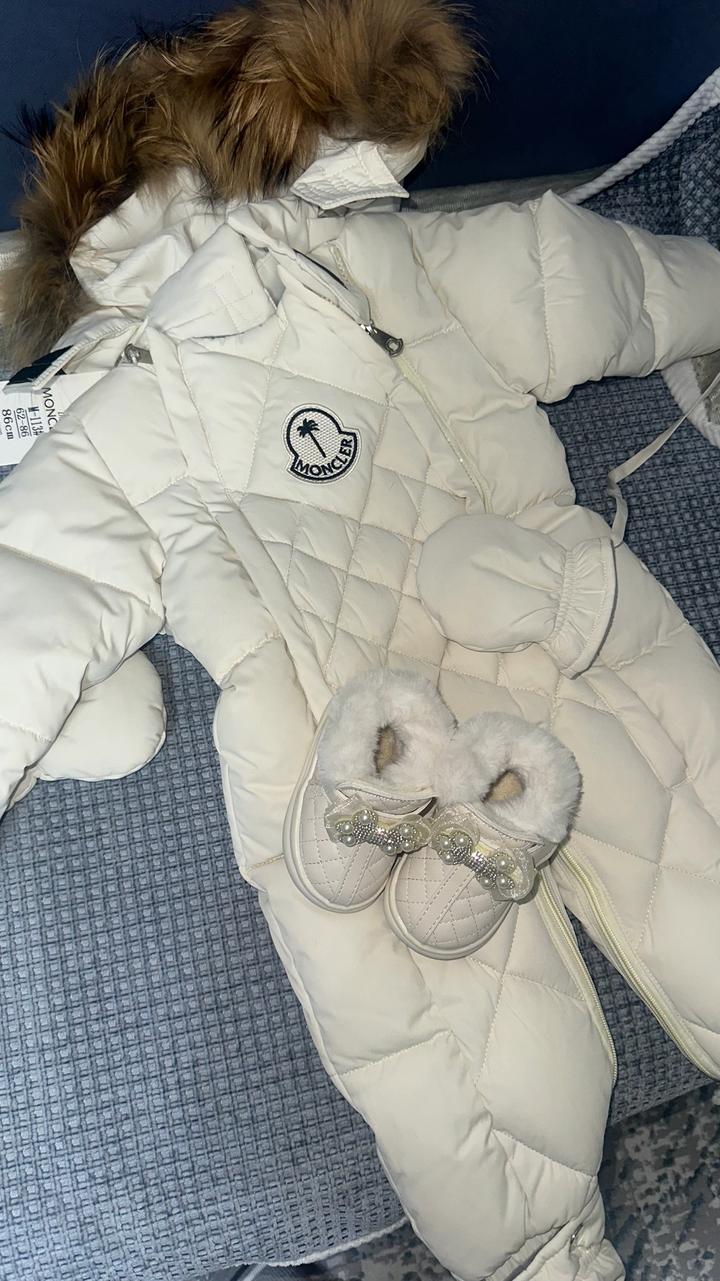 Moncler Белый зимний комбинезон