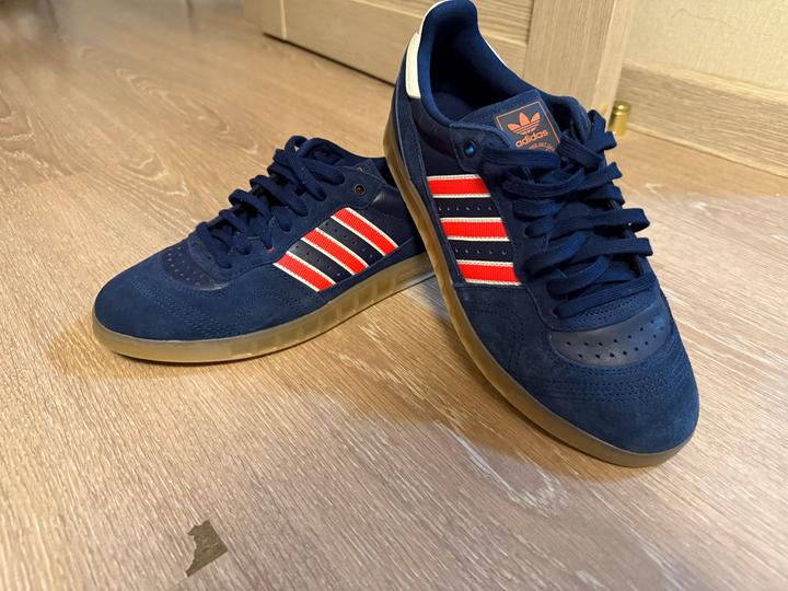 Кроссовки adidas