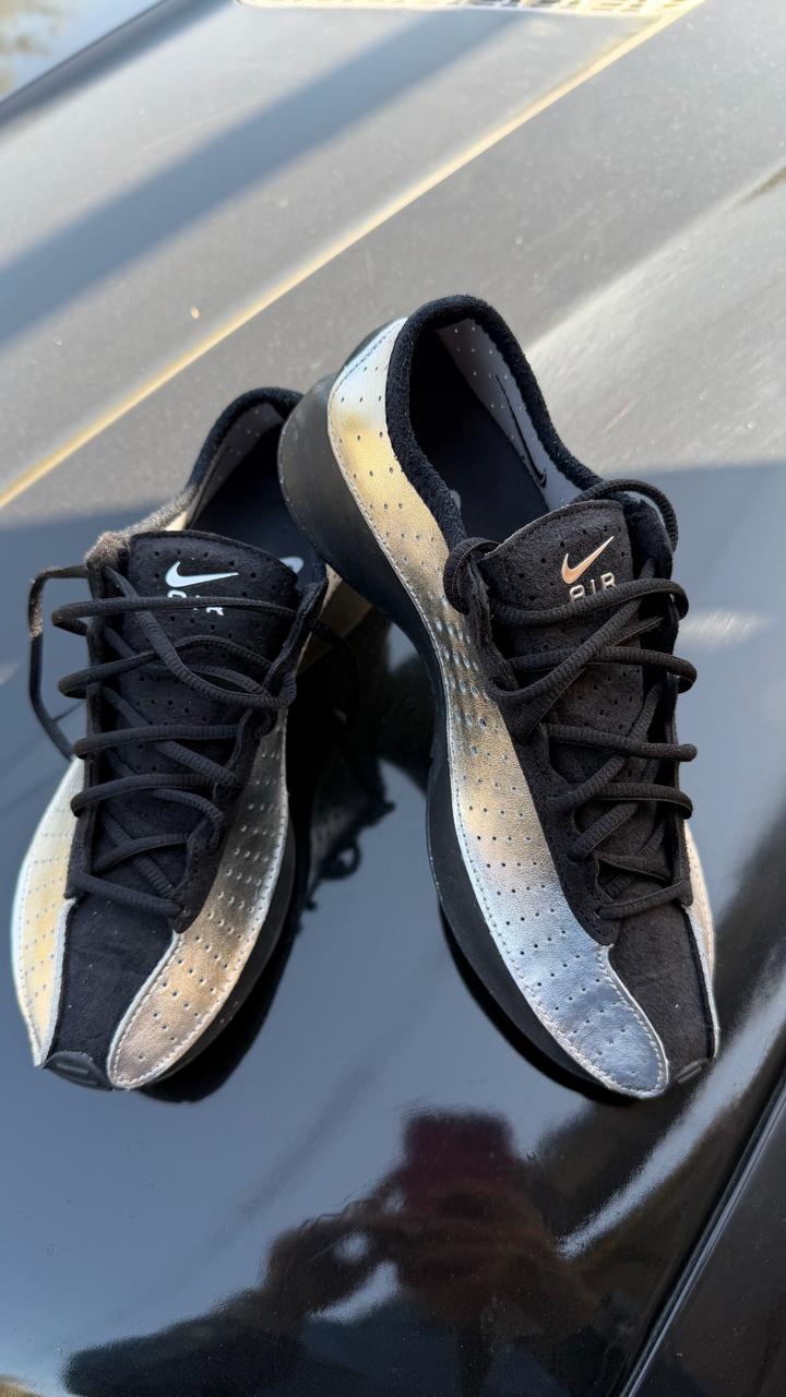 Кроссовки Nike
