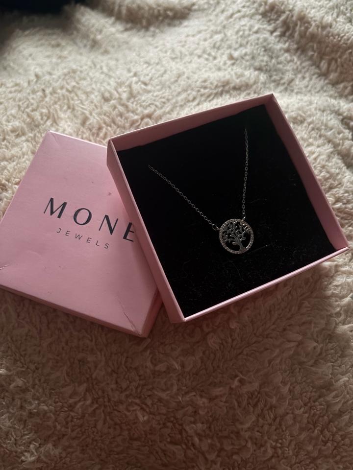 mone jewels