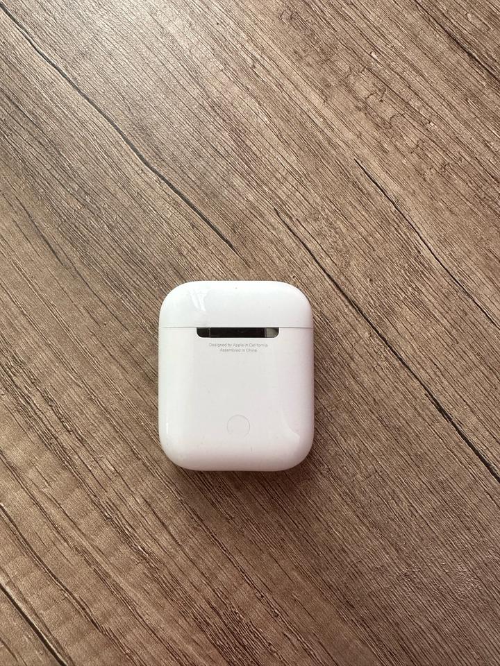 Наушники Apple AirPods