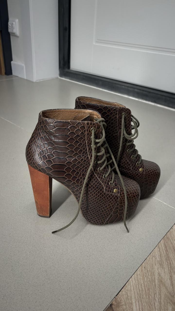 Jeffrey Campbell