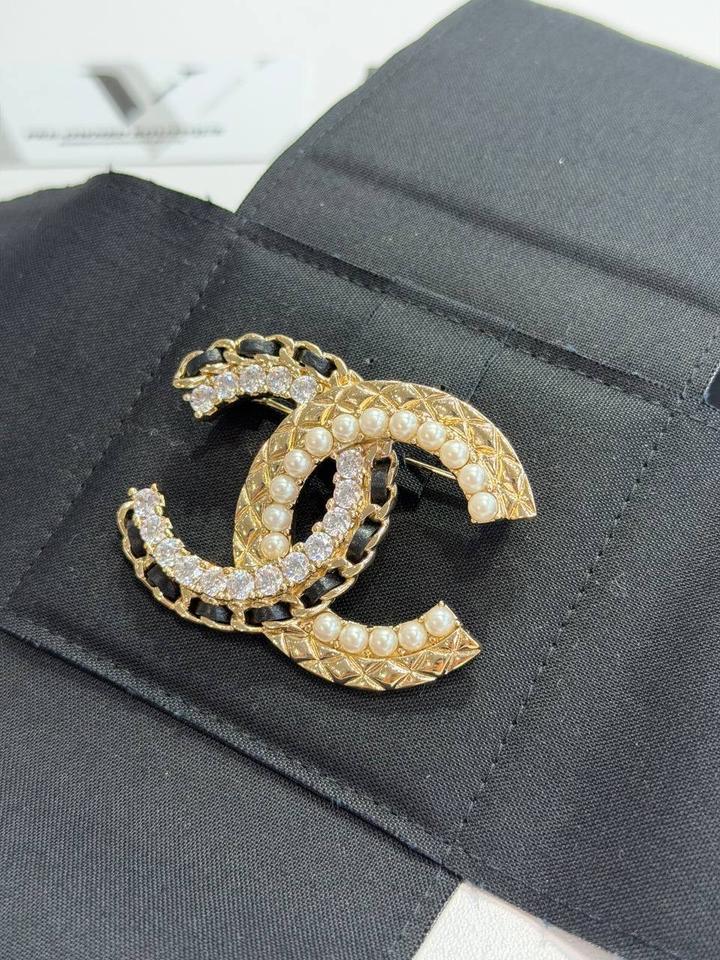 Брошь Chanel