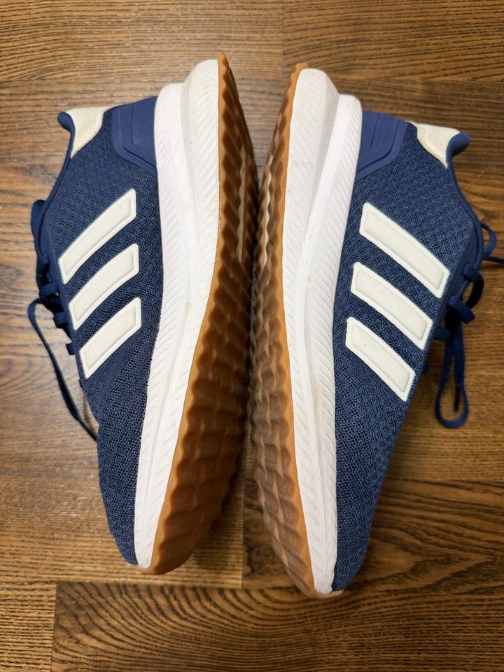 Кроссовки adidas