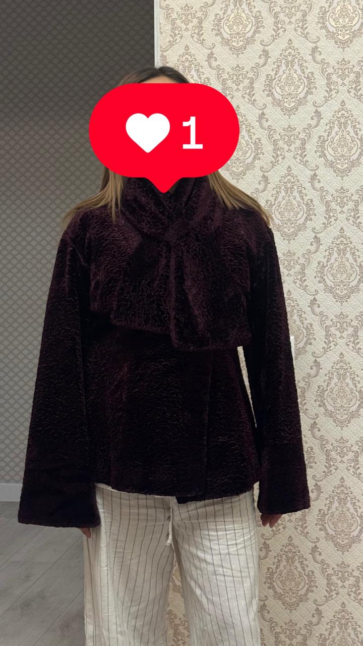 Легкое пальто от бренда The clothes