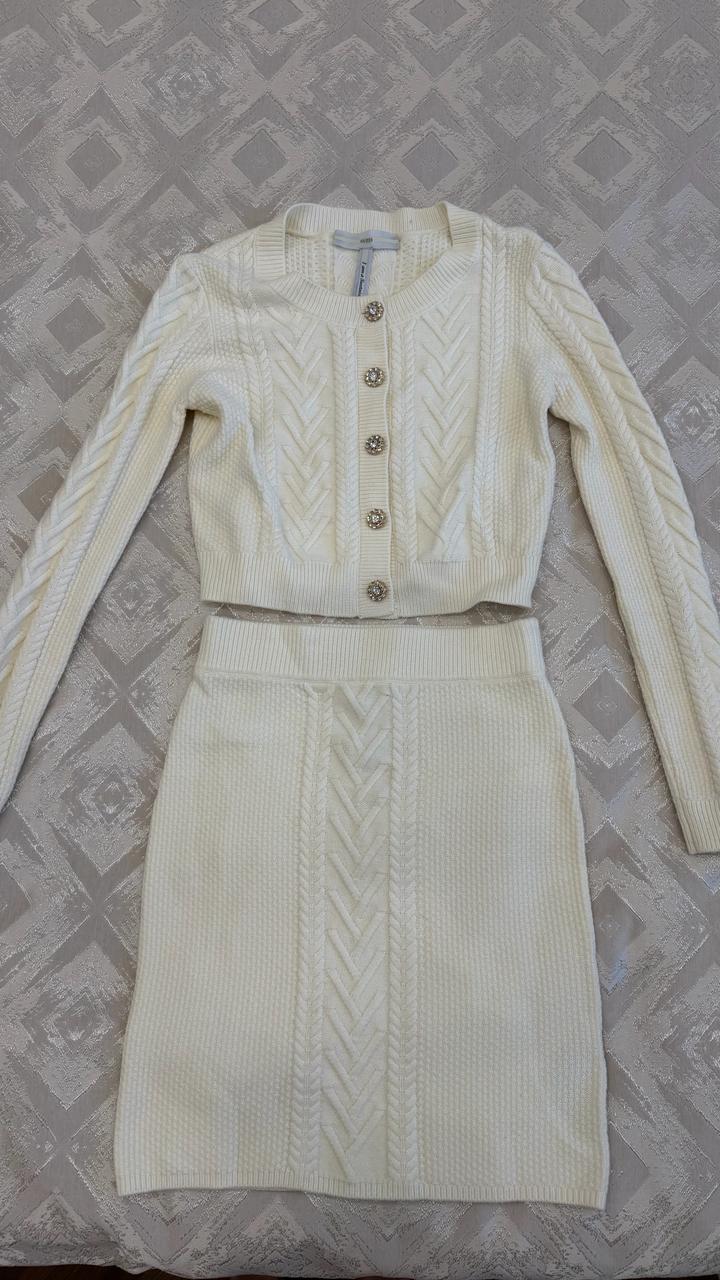 Вязаный костюм Guess