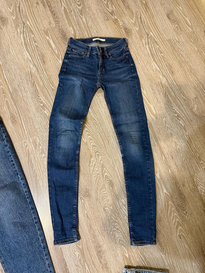 Levi's