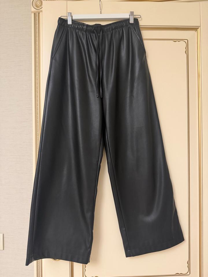 Stradivarius Широкие брюки из экокожи S