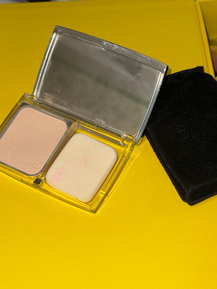 Компактная пудра Diorskin Nude Compact - оттенок 010