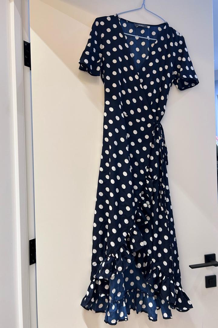 Acne Studios Платье Studio с запахом в горошек