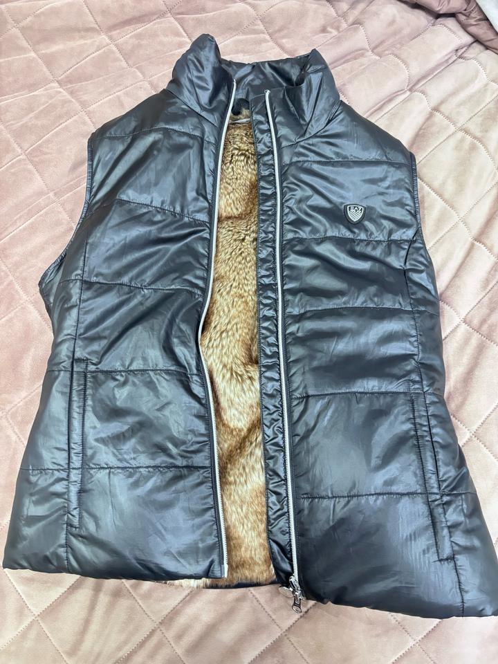 Emporio Armani Жилет EA7