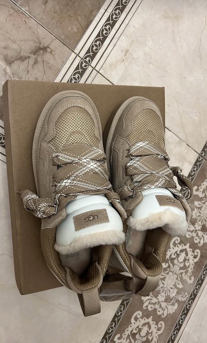 UGG