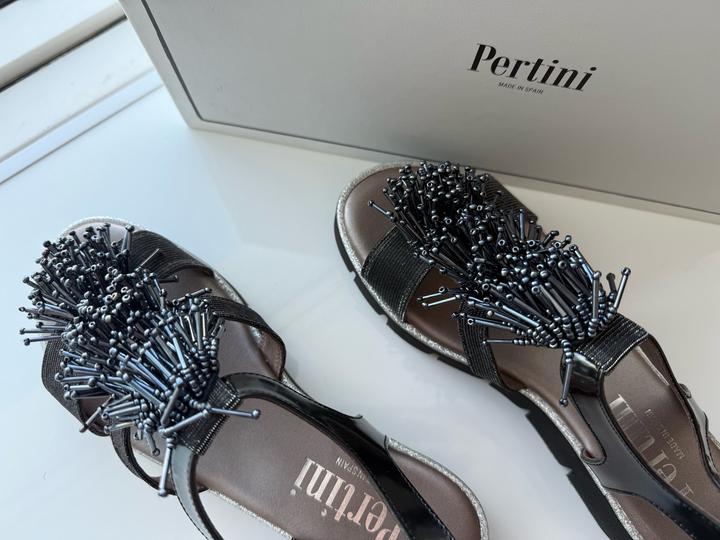 Стильные сандалии Pertini