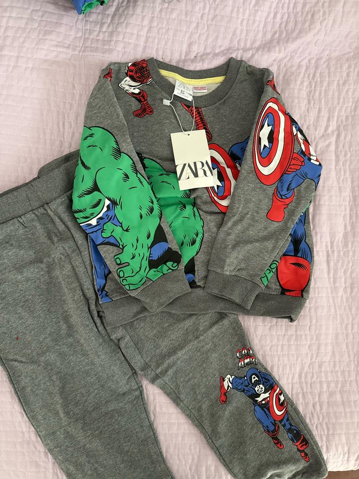 ZARA костюм с принтом Marvel для мальчика