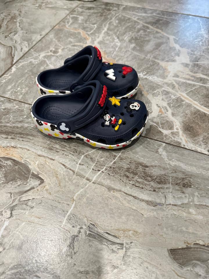 Crocs