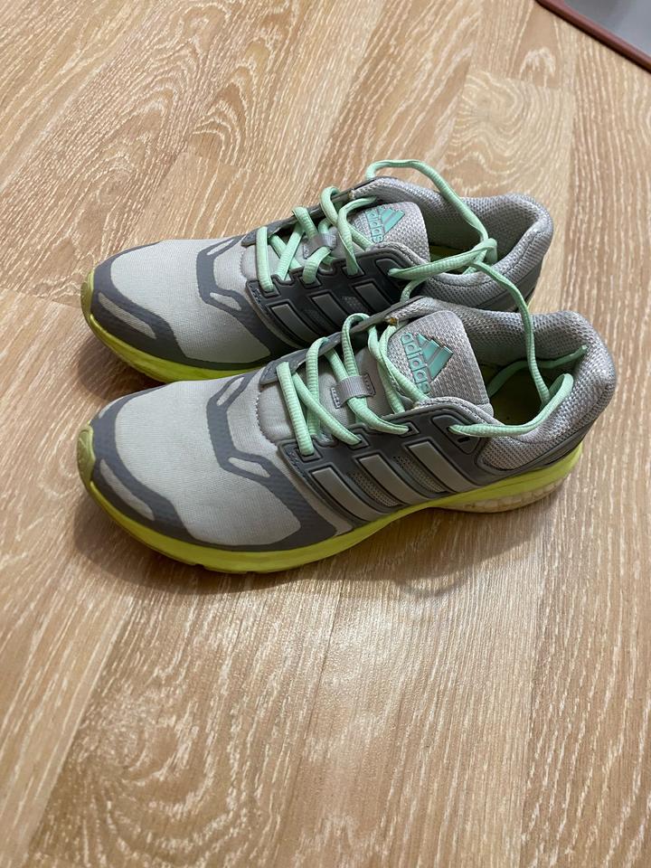 кроссовки Adidas