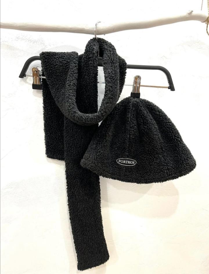 Комплект шапка и шарф тэдди.