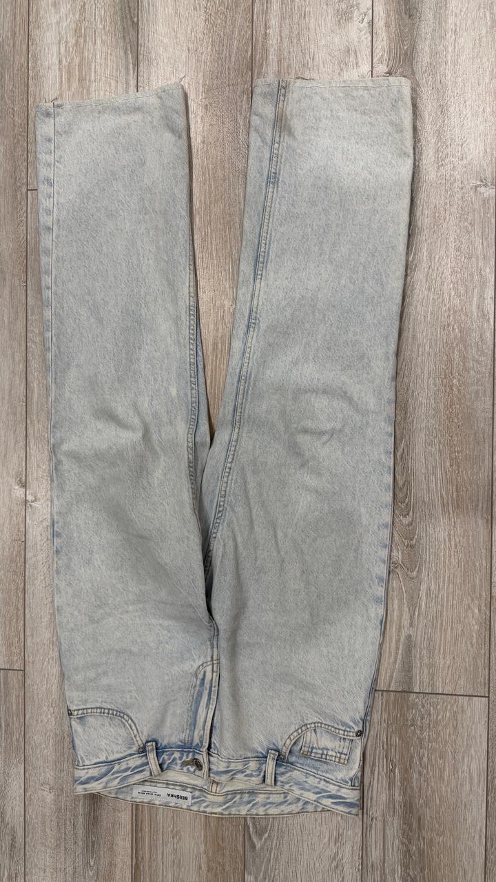 Джинсы Bershka
