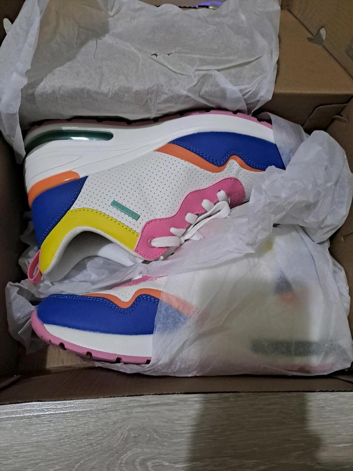 Skechers