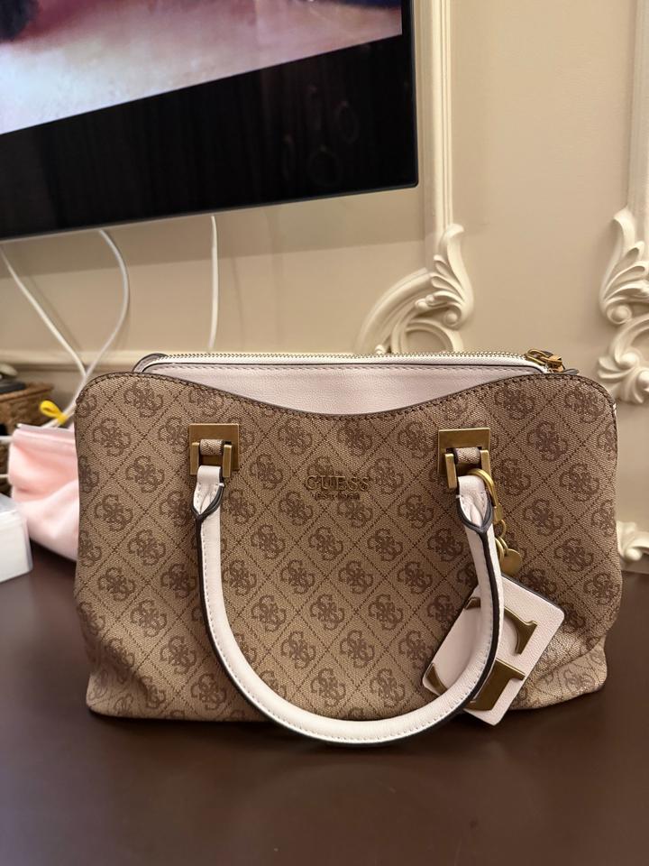 Сумка Guess