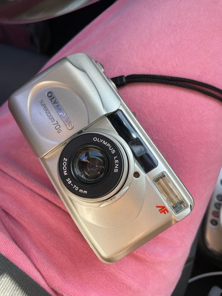 Olympus super zoom 70g