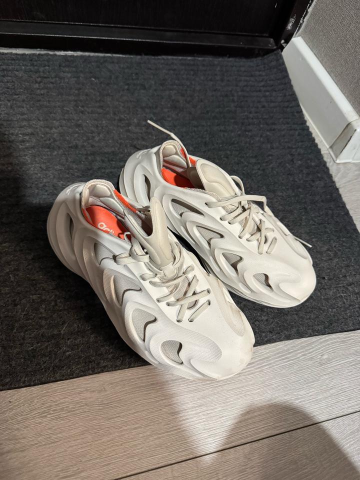 Кроссовки adidas унисекс, бежевые, размер 38