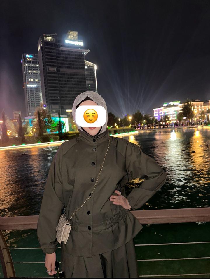 Женский костюм с ветровкой и брюками