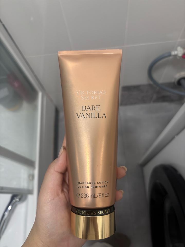 Victoria's Secret лосьон Bare Vanilla