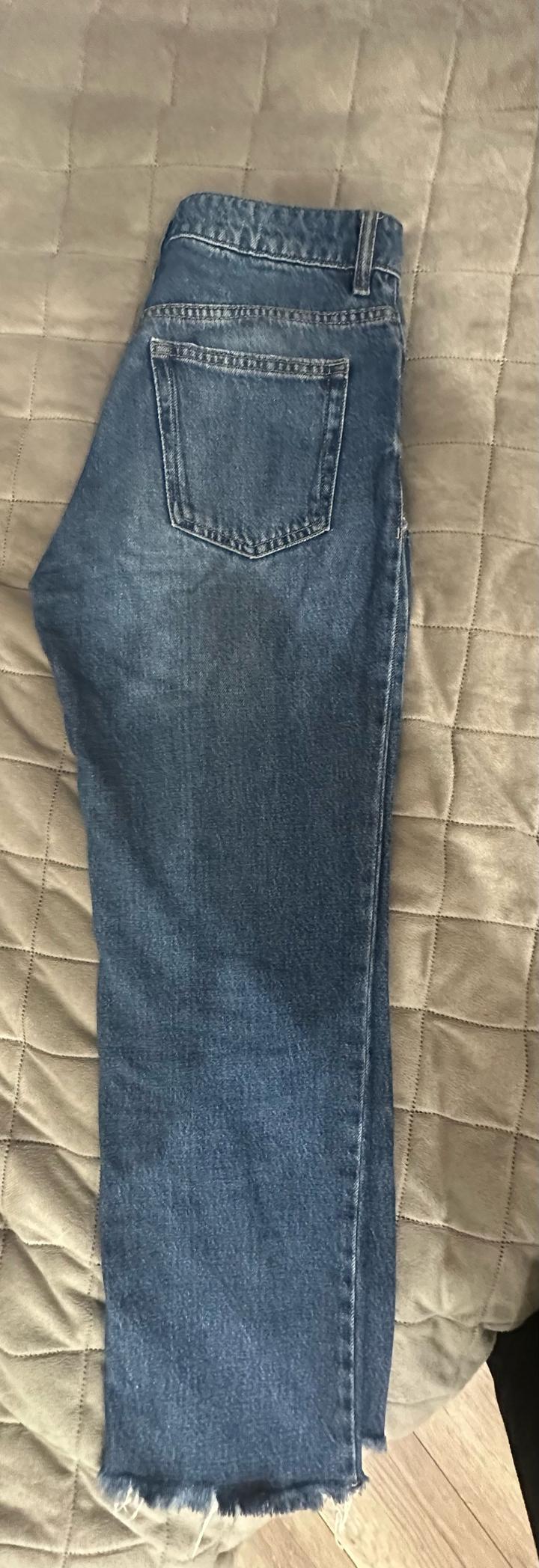 Джинсы Mango