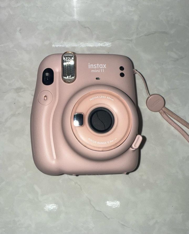 Фотоаппарат моментальной печати Fujifilm Instax mini 11