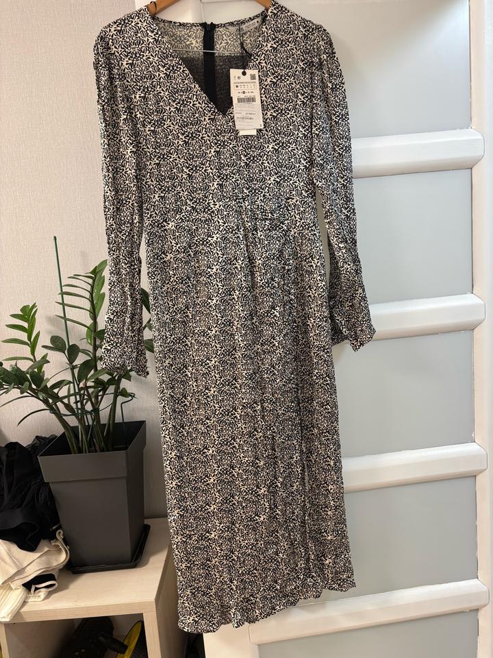 Zara Платье с принтом