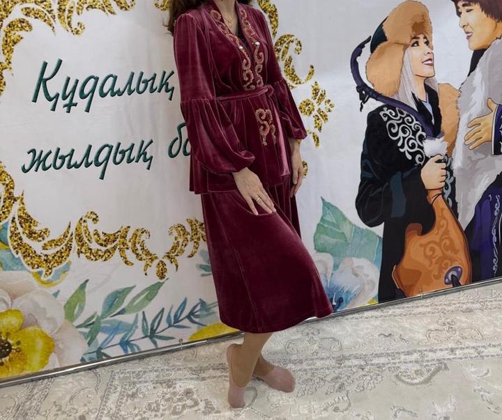 Национальное платье с вышивкой