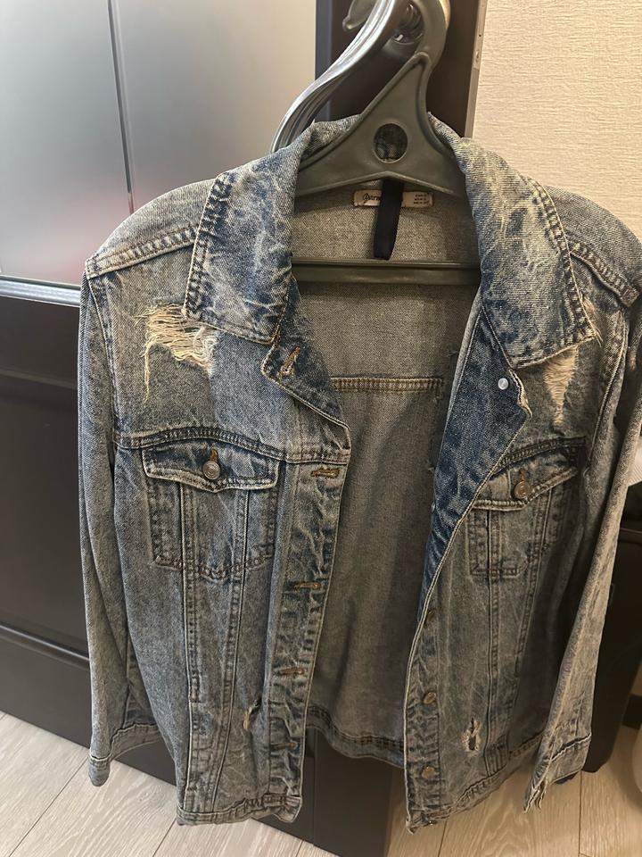 Джинсовая куртка Stradivarius