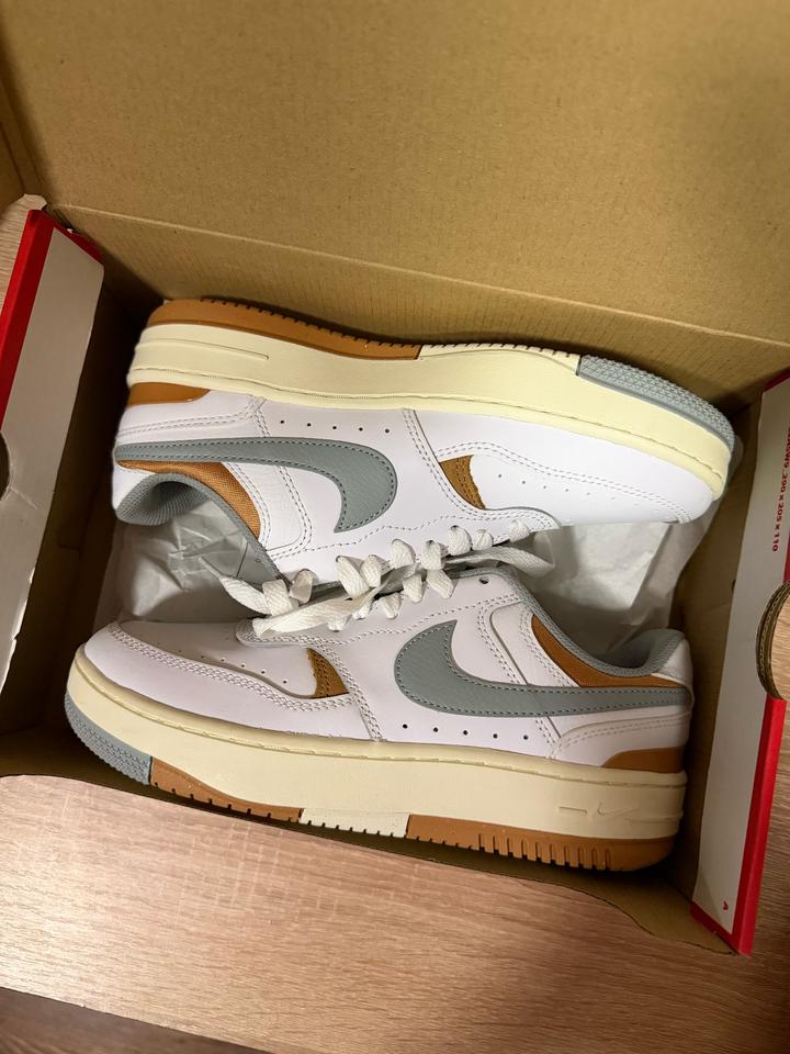 Nike кроссовки