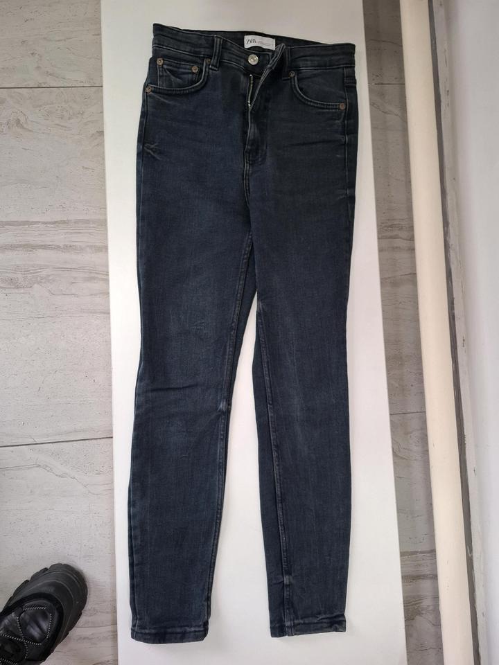 Zara Джинсы Зара