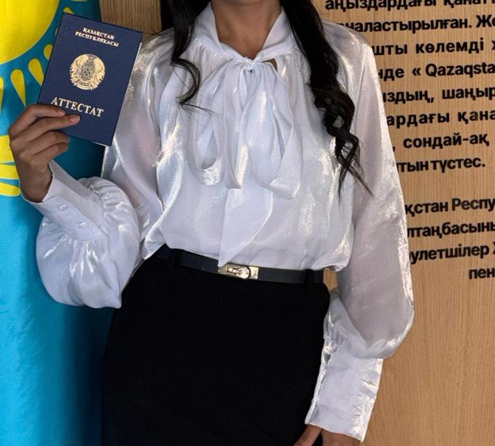 Блуза с бантом