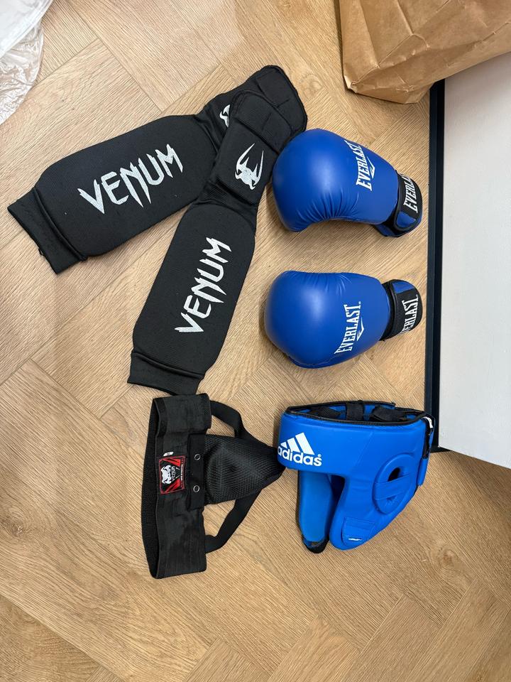 Venum Набор экипировки для единоборств