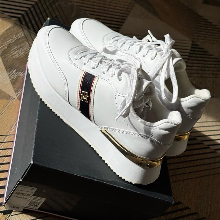 Tommy Hilfiger