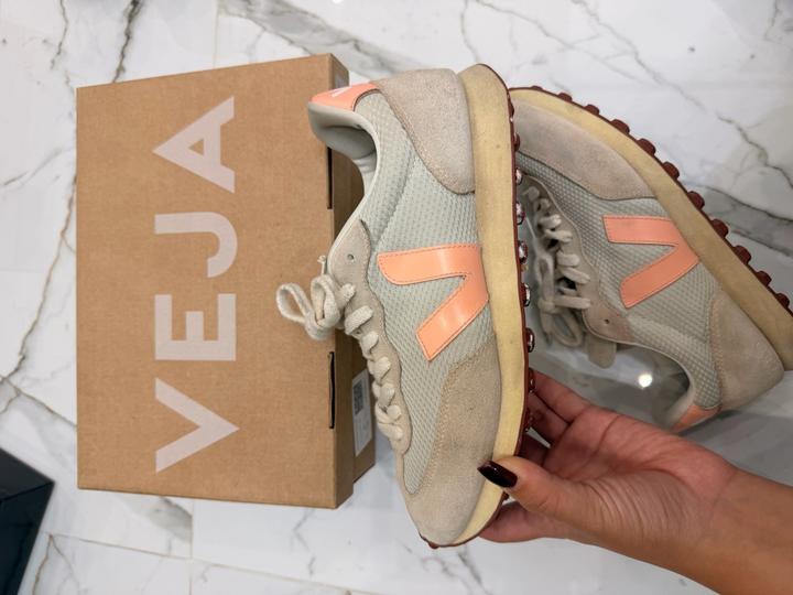 Кроссовки Veja