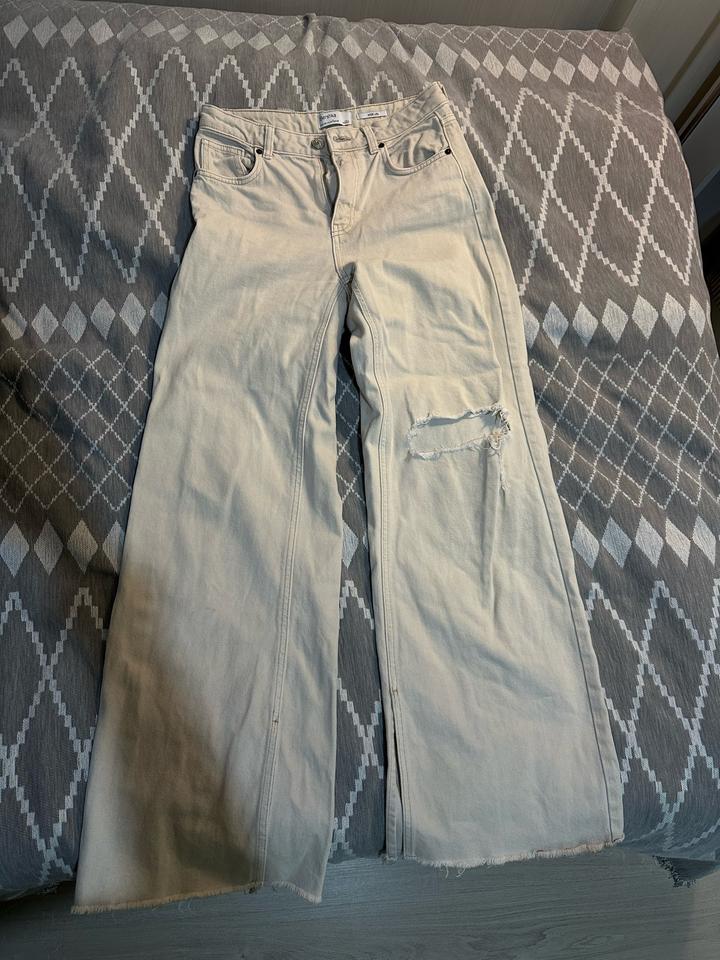Джинсы Bershka широкие