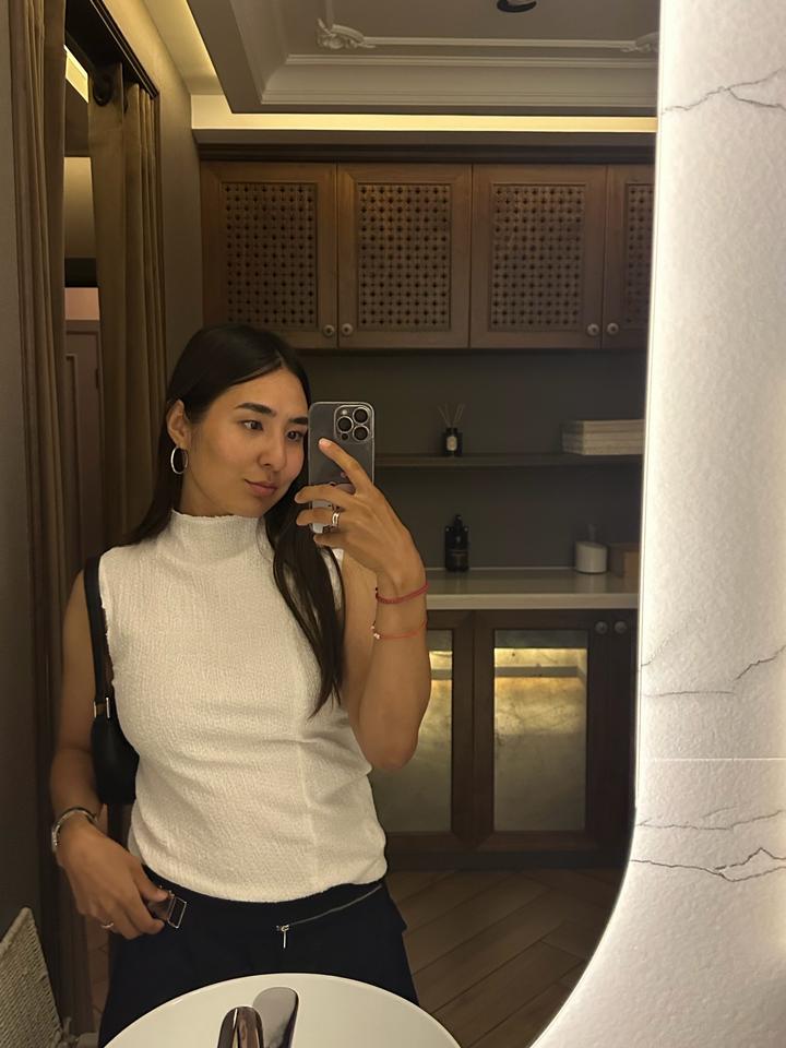 Zara Ассиметричный топ с горлом