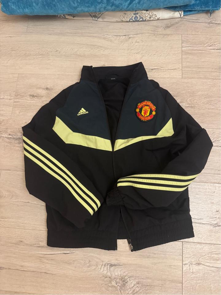 Ветровка adidas Manchester United