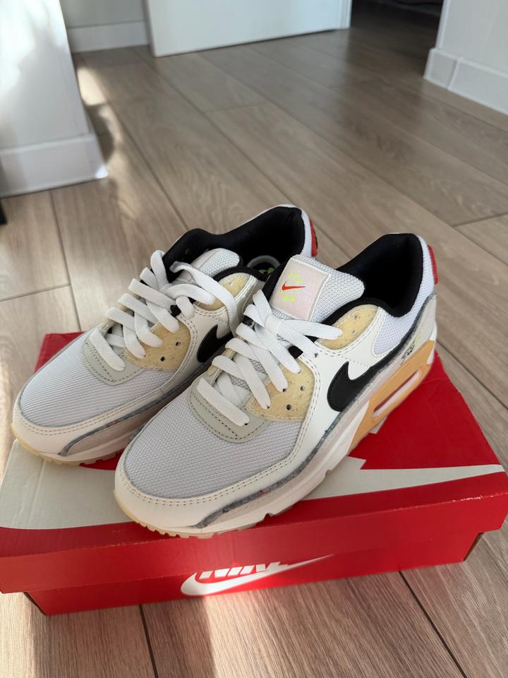 Nike