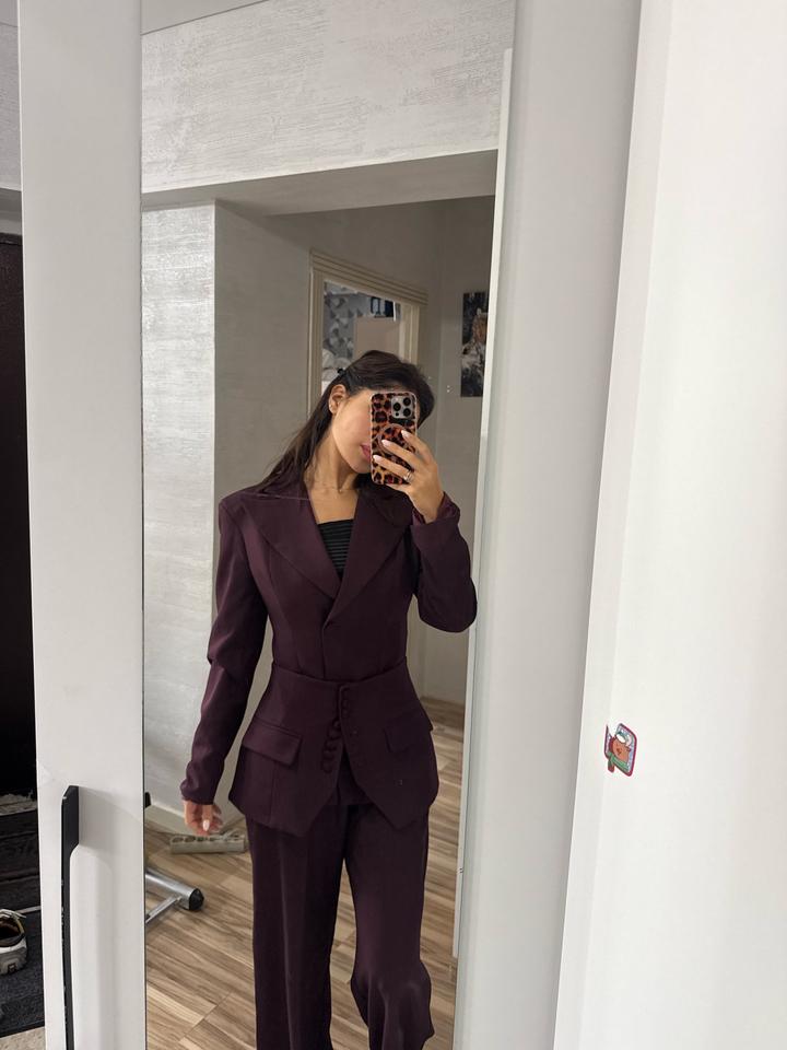 Naelya Костюм