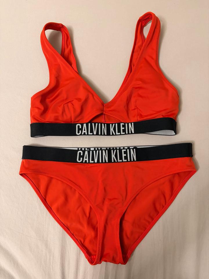 Красный купальник Calvin Klein