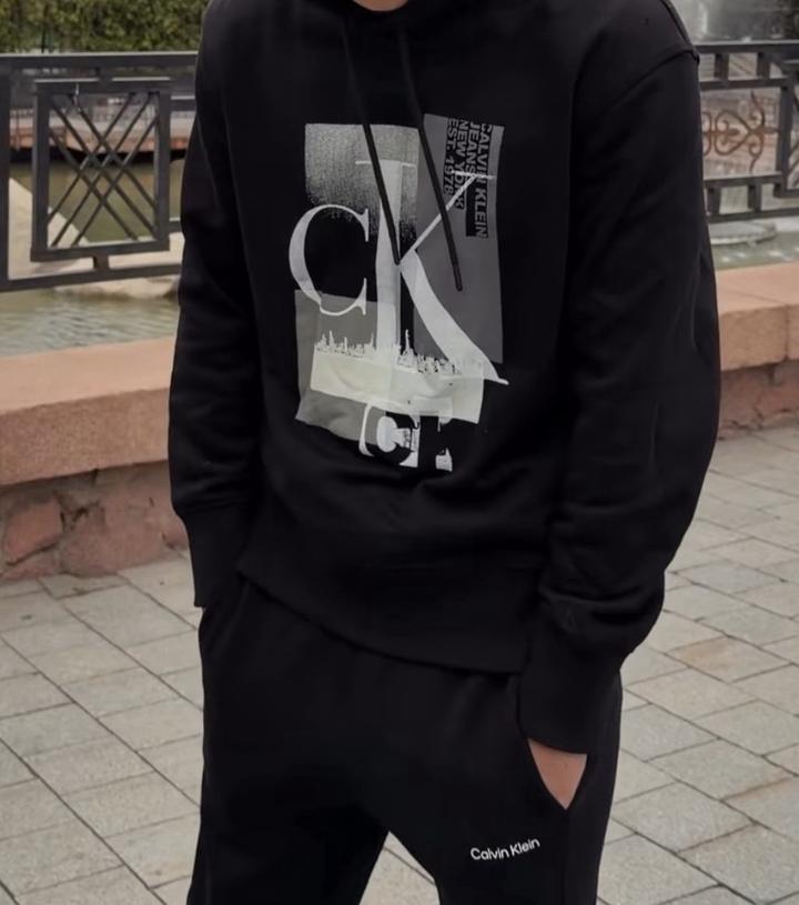 Худи Calvin Klein