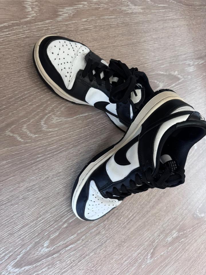 Кроссовки Nike