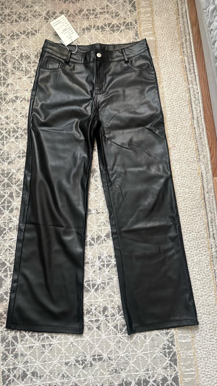 Брюки из экокожи